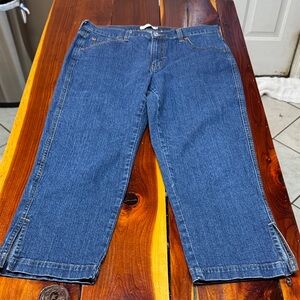 Levi’s Classic Capri Women’s Blue Jeans H10